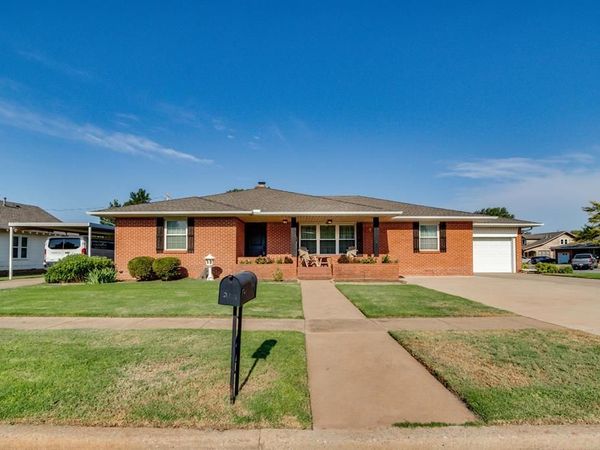 209 S 4th Street, Okarche, OK 73762