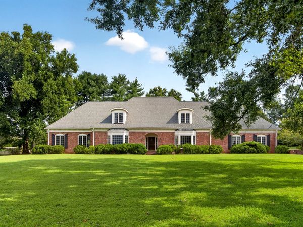 6517 Edinburgh Dr , Nashville, TN 37221