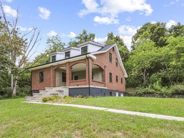 957 WERT FAULKNER HWY, Natural Bridge Station, VA 24579