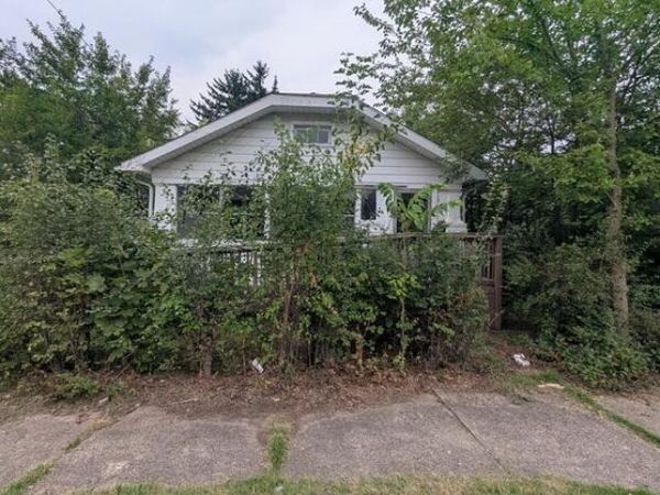 140 W Addison Street, Jackson, MI 49203
