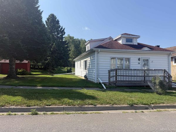 38 E Allen Street, Iron River, MI 49935