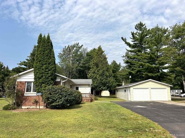 515 N Intake Park Road, Hiawatha Twp, MI 49854