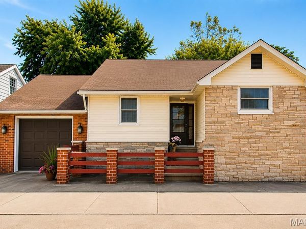 206 E Prairie Street, Jerseyville, IL 62052