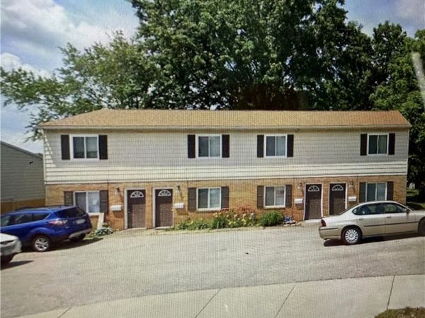 240 Lilac Circle , Barberton, OH 44203