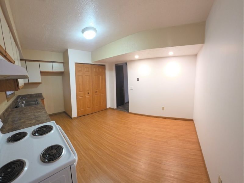 240 Lilac Circle, Barberton, OH 44203 Photo 8