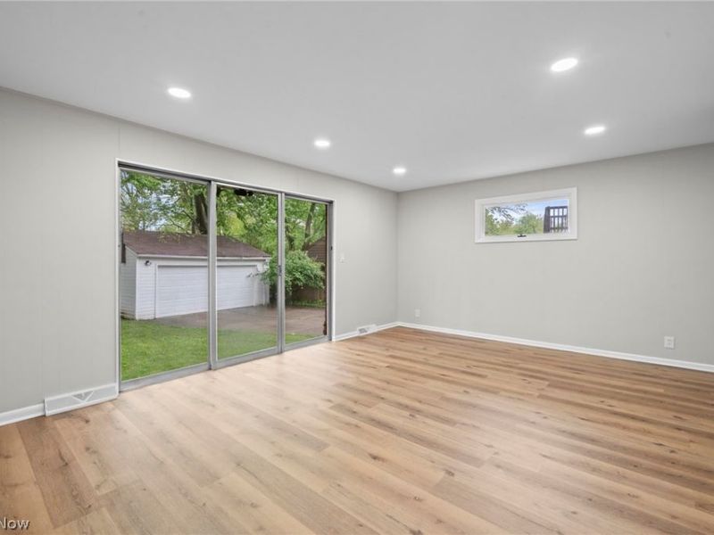 2375 Glendon Road, University Heights, OH 44118 Photo 17