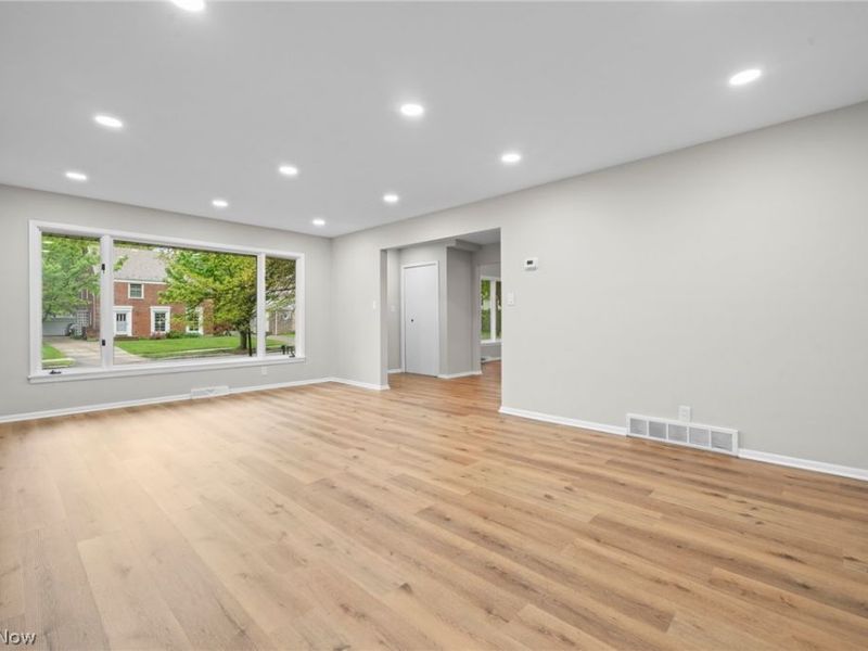 2375 Glendon Road, University Heights, OH 44118 Photo 6