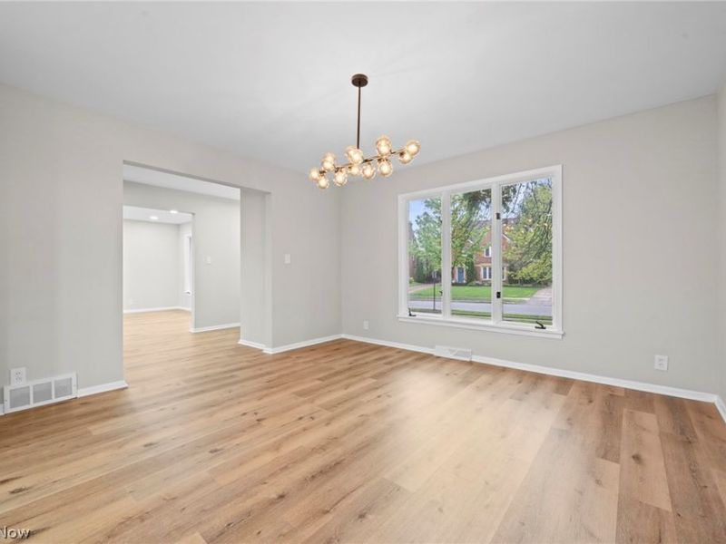 2375 Glendon Road, University Heights, OH 44118 Photo 9