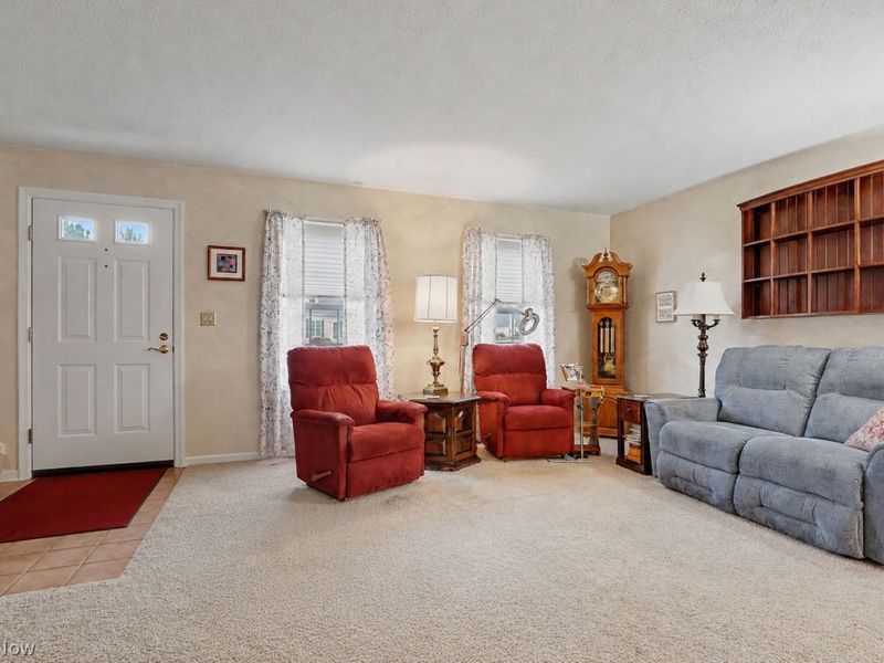 3409 W Prescott Circle, Cuyahoga Falls, OH 44223 Photo 4
