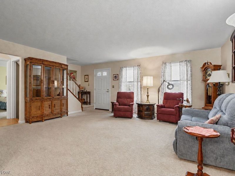 3409 W Prescott Circle, Cuyahoga Falls, OH 44223 Photo 5