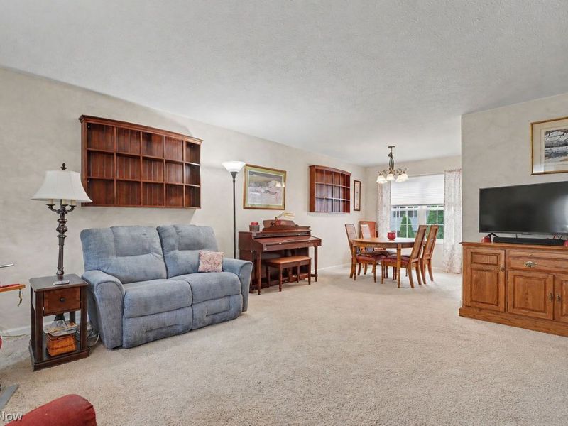 3409 W Prescott Circle, Cuyahoga Falls, OH 44223 Photo 6