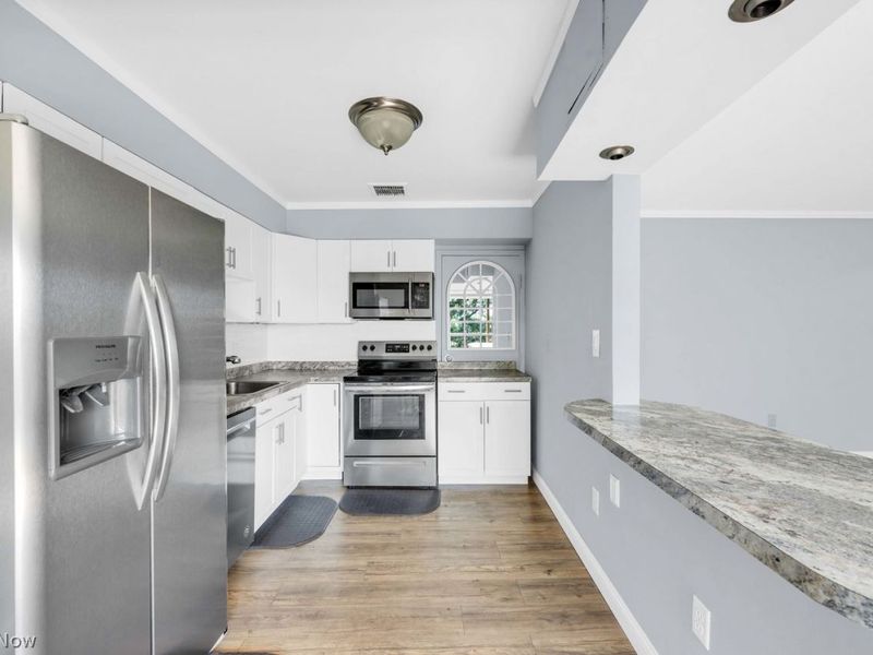 18501 Hilliard Boulevard, Unit 609, Rocky River, OH 44116 Photo 10
