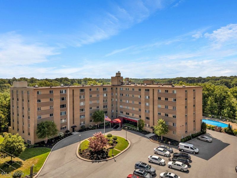 18501 Hilliard Boulevard, Unit 609, Rocky River, OH 44116 Photo 24