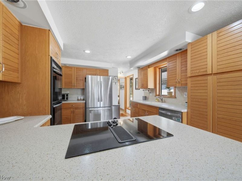 5629 N Island Drive NW, Canton, OH 44718 Photo 6