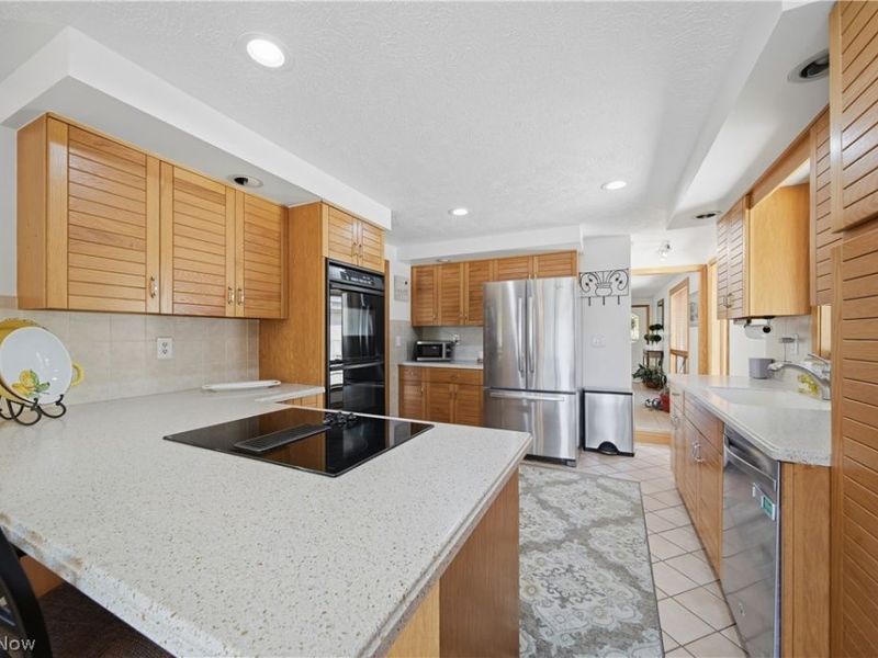 5629 N Island Drive NW, Canton, OH 44718 Photo 8