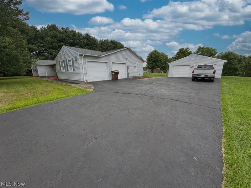 46567 Winston Drive, East Liverpool, OH 43920 Photo 2