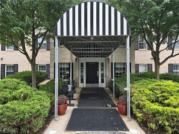 1851 King James Parkway , Unit 317, Westlake, OH 44145