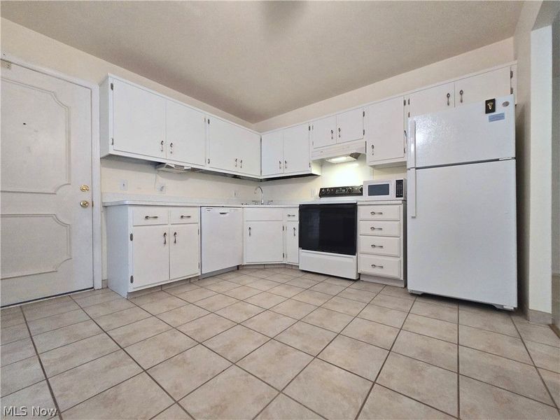1851 King James Parkway, Unit 317, Westlake, OH 44145 Photo 13