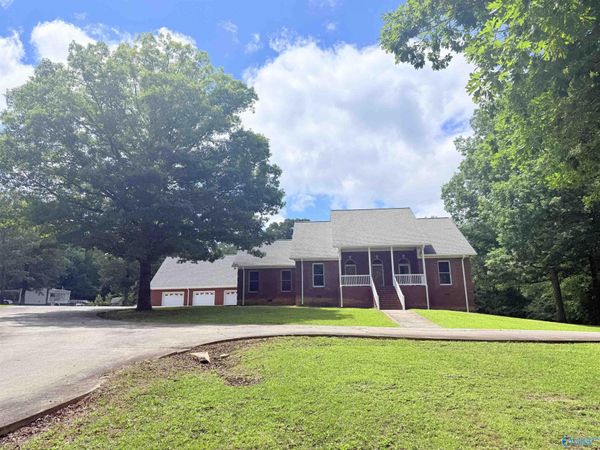 51 Oak Place, Union Grove, AL 35175