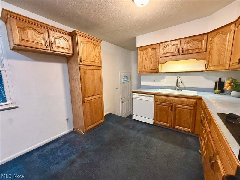 386 Fulmer Avenue, Akron, OH 44312 Photo 8