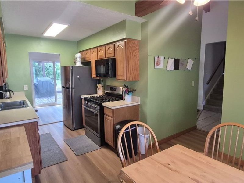 26091 Redwood Drive, Olmsted Falls, OH 44138 Photo 11