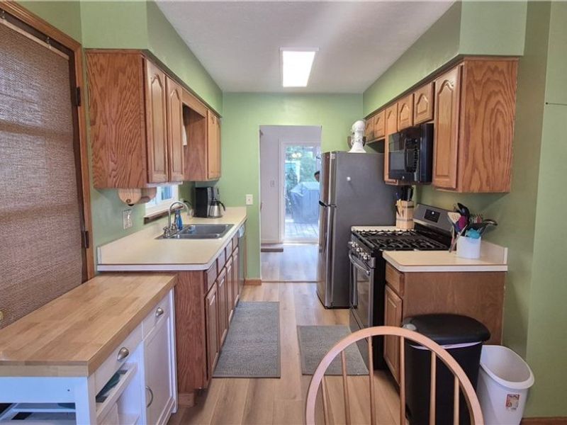 26091 Redwood Drive, Olmsted Falls, OH 44138 Photo 12