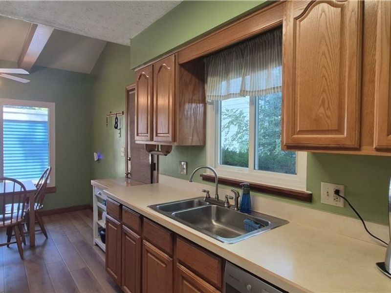 26091 Redwood Drive, Olmsted Falls, OH 44138 Photo 14