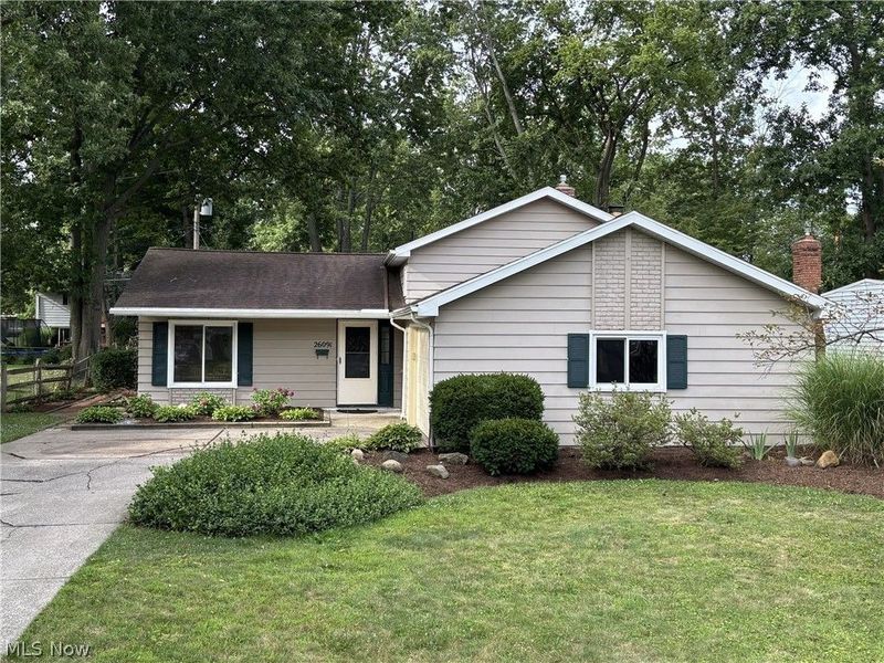 26091 Redwood Drive, Olmsted Falls, OH 44138 Photo 2