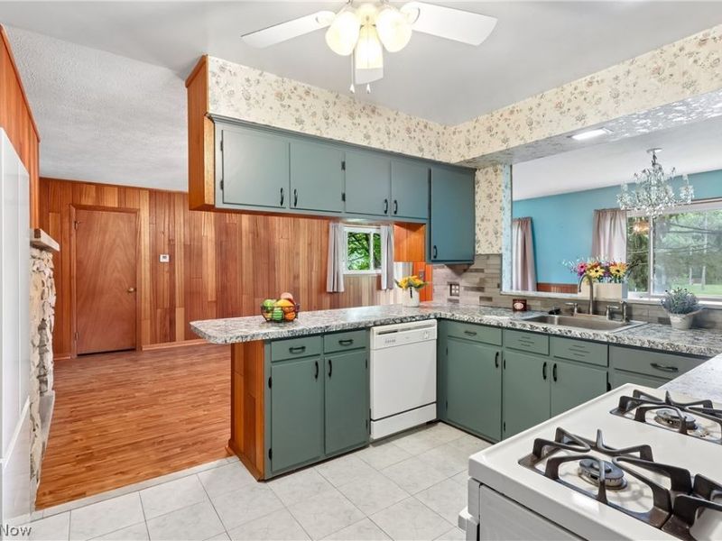 15186 Drake Road, Strongsville, OH 44136 Photo 12