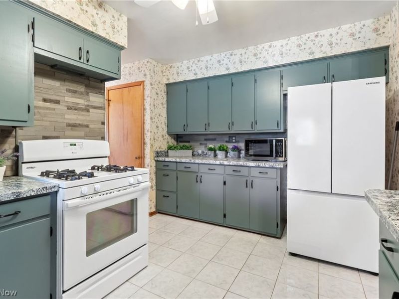 15186 Drake Road, Strongsville, OH 44136 Photo 13