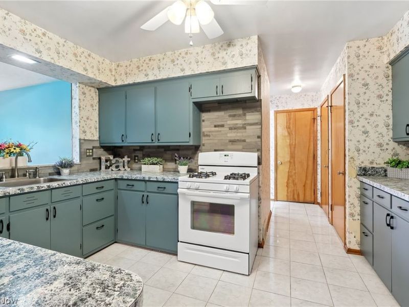 15186 Drake Road, Strongsville, OH 44136 Photo 15