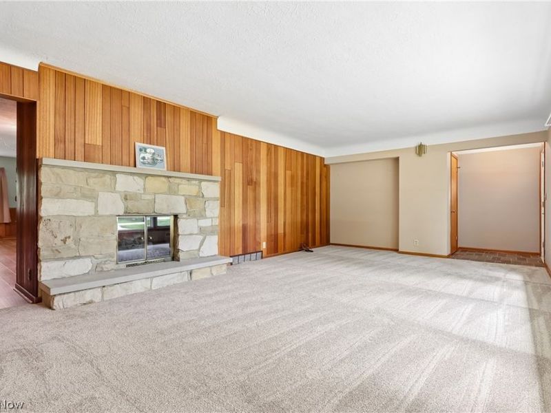 15186 Drake Road, Strongsville, OH 44136 Photo 3