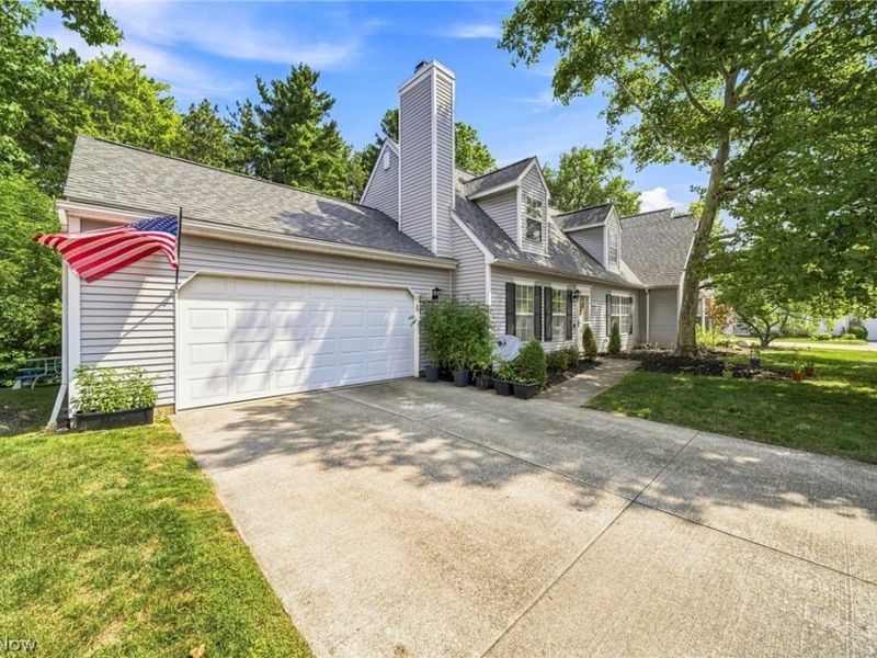 19644 Porters Lane, Strongsville, OH 44149 Photo 2