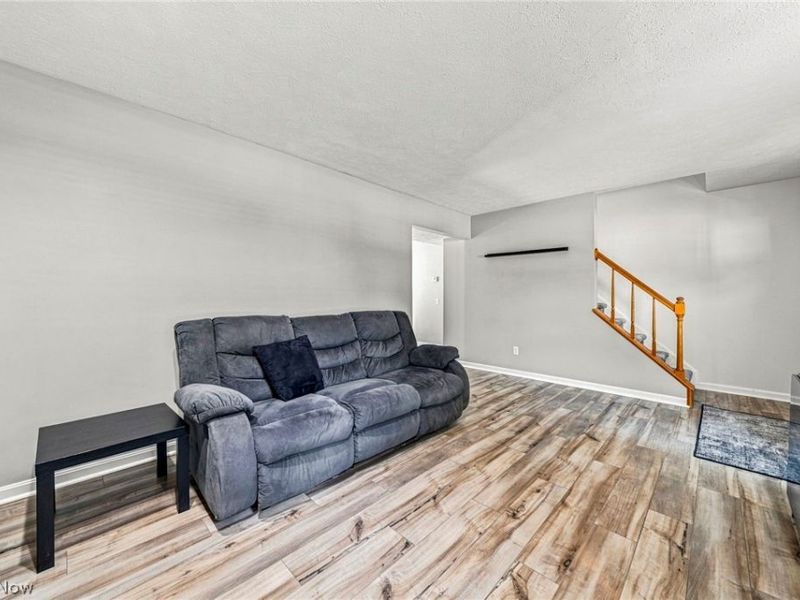 19644 Porters Lane, Strongsville, OH 44149 Photo 9
