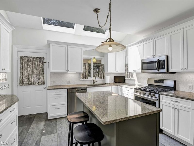 20771 Avalon Drive, Rocky River, OH 44116 Photo 12