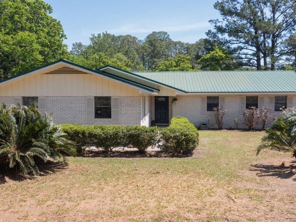 6120 New Jesup Highway , Brunswick, GA 31523