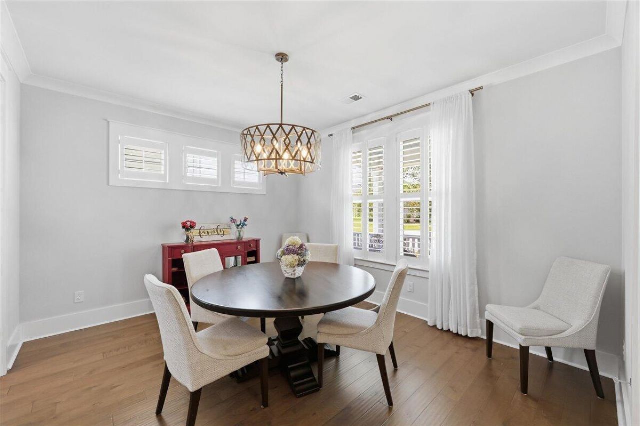 158 Hewitt Street Photo 28