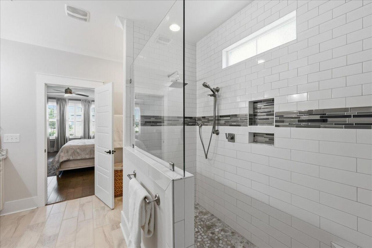 158 Hewitt Street Photo 33