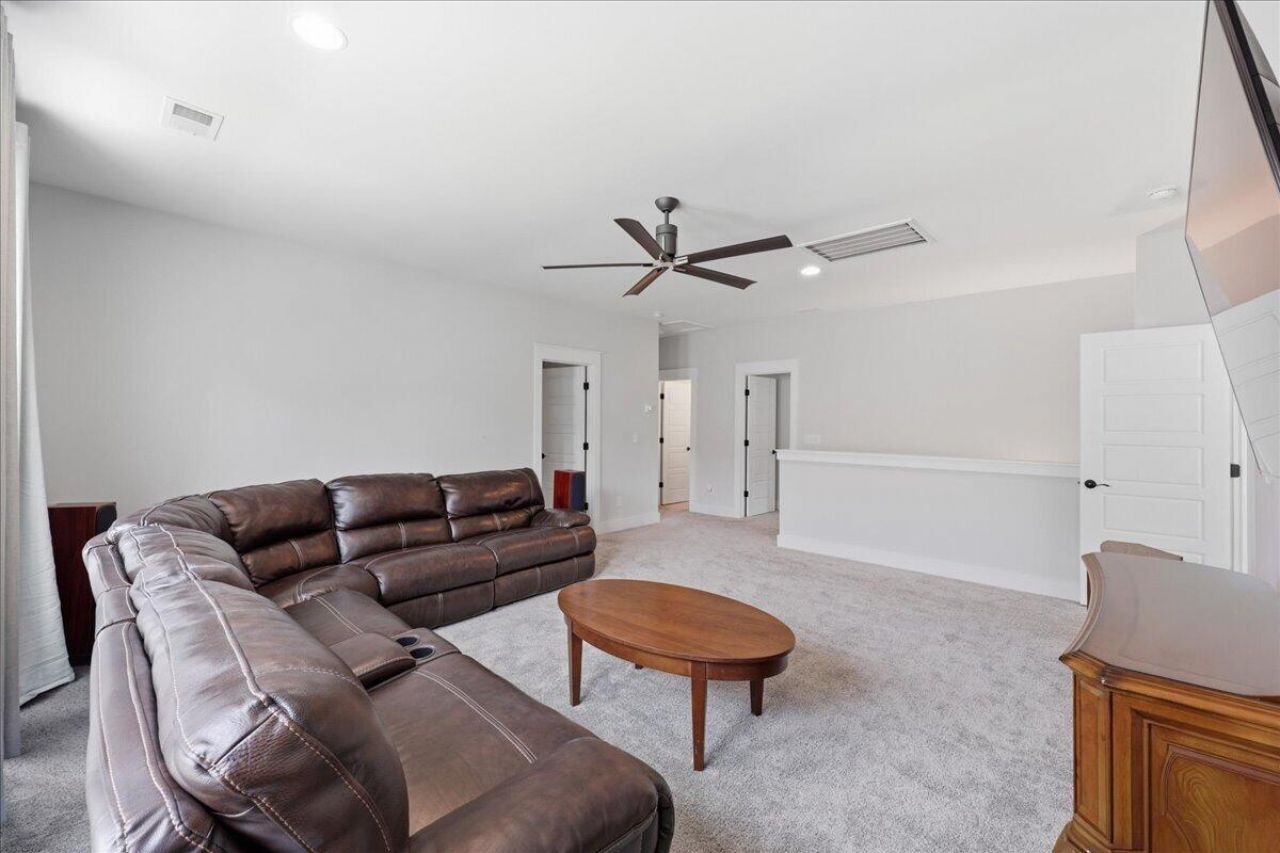 158 Hewitt Street Photo 38