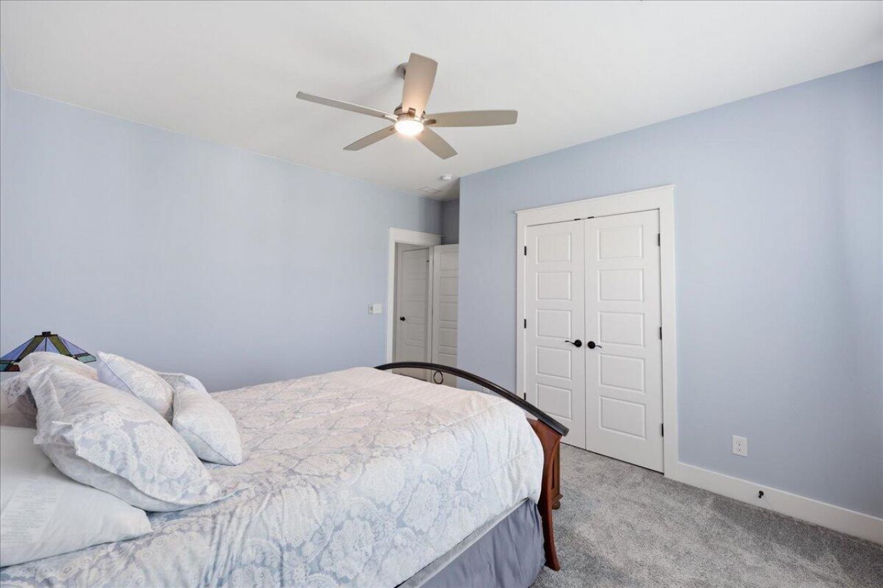 158 Hewitt Street Photo 43