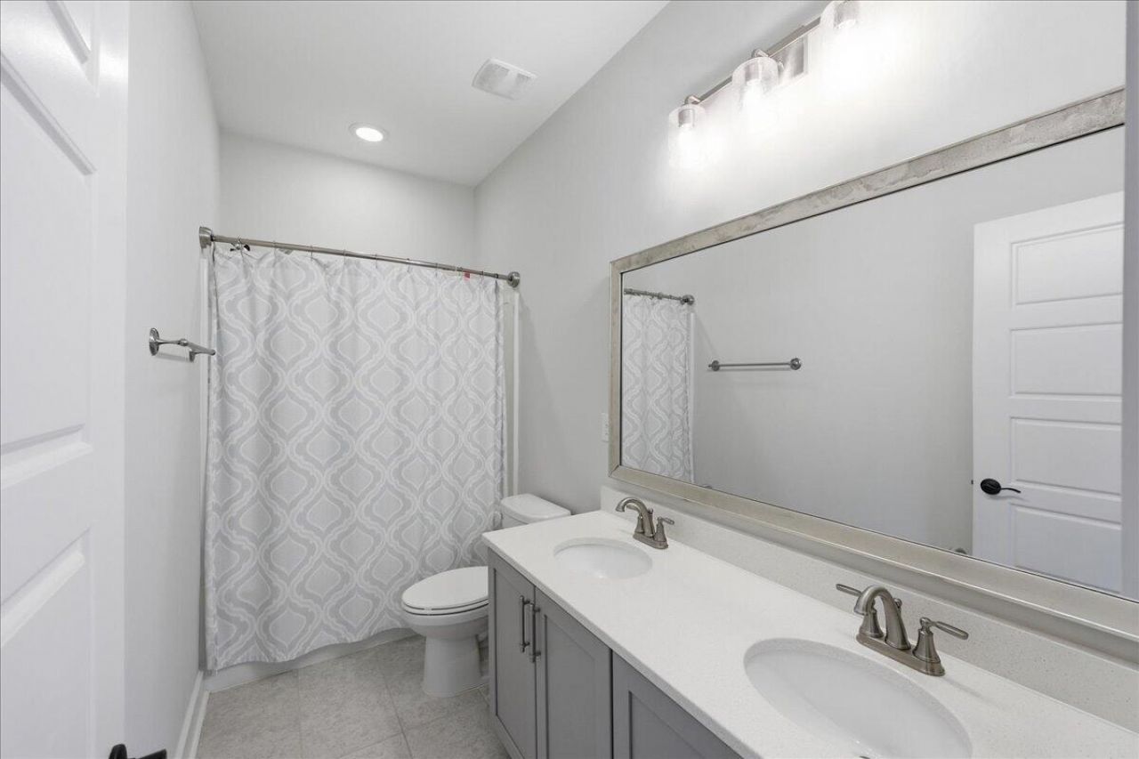 158 Hewitt Street Photo 44