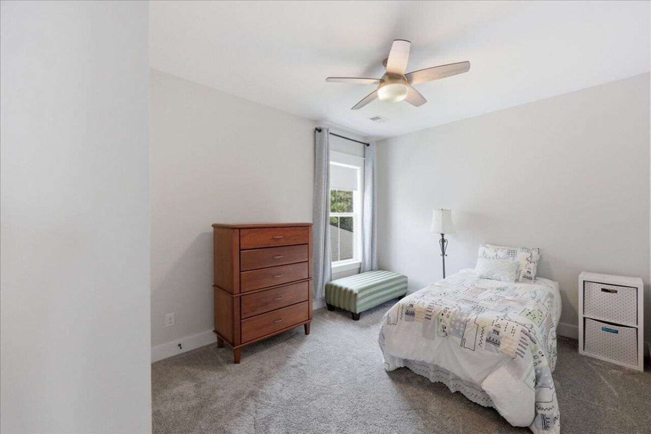 158 Hewitt Street Photo 48