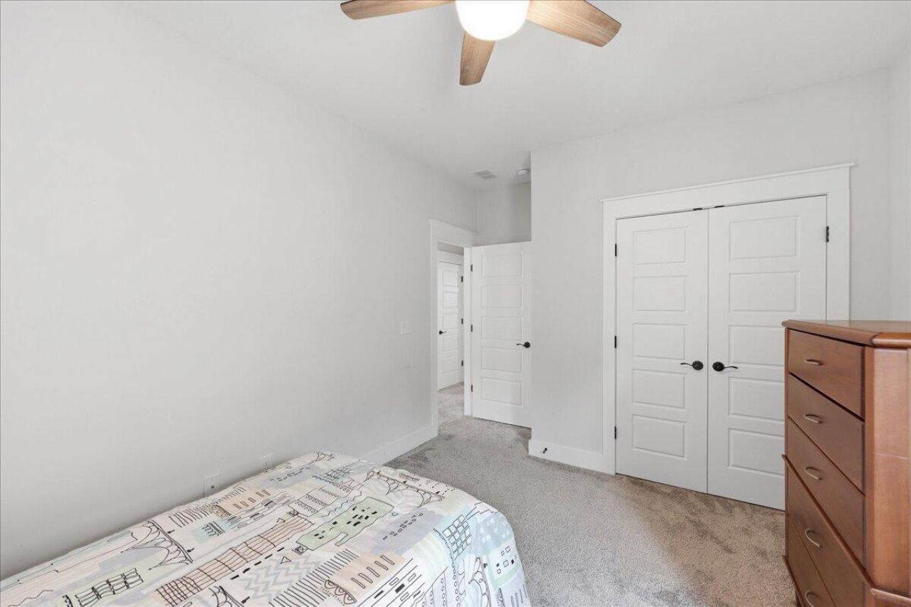 158 Hewitt Street Photo 49