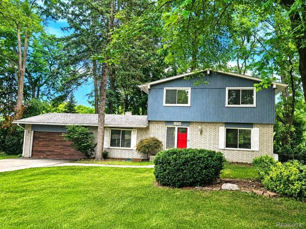 2536 Alveston Drive, Bloomfield Township, Mi 48304