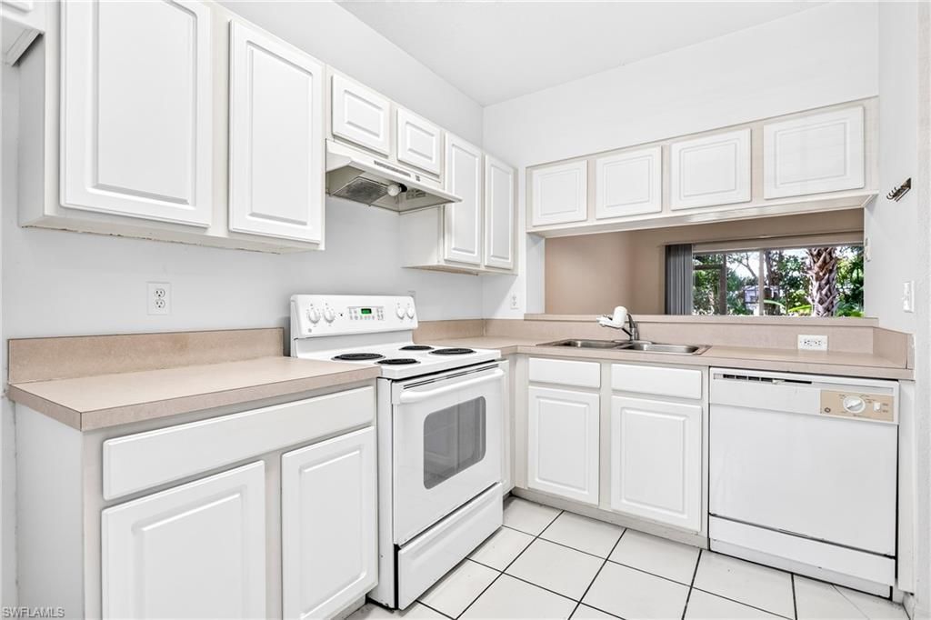 8073 Pacific Beach Dr, Fort Myers, FL 33966 Photo