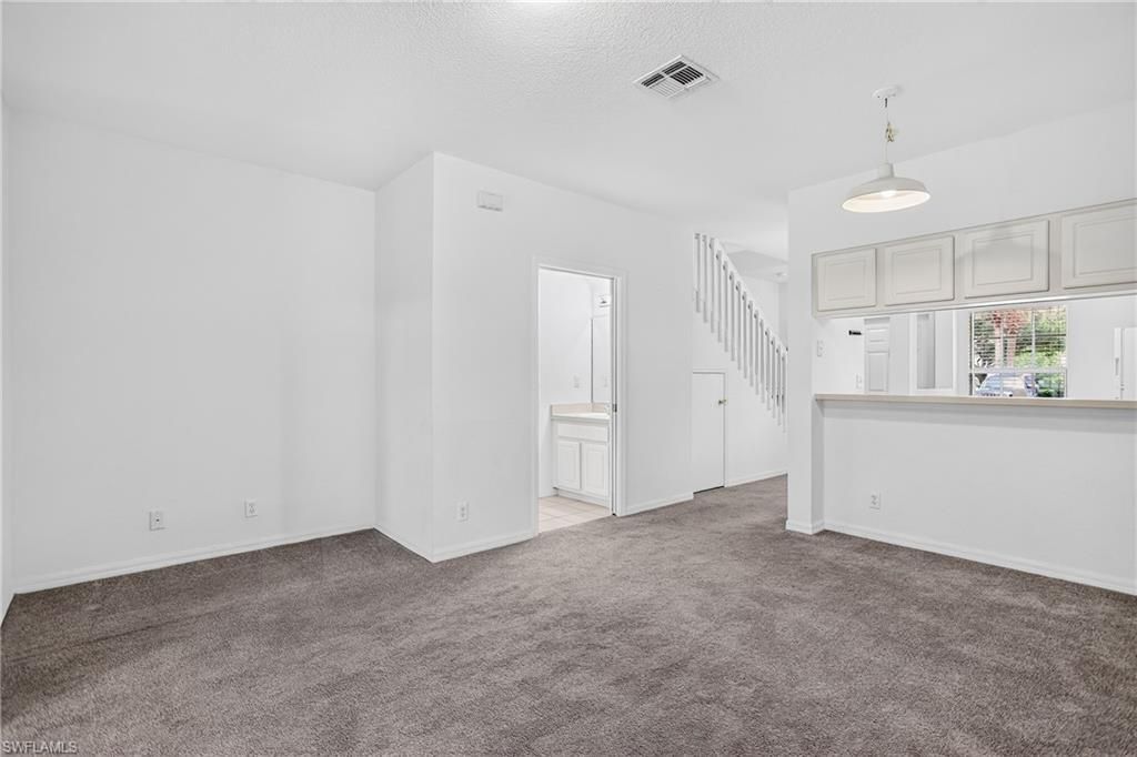 8073 Pacific Beach Dr, Fort Myers, FL 33966 Photo