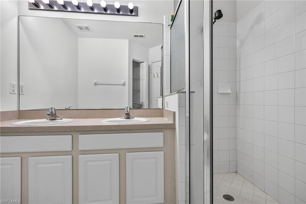 8073 Pacific Beach Dr, Fort Myers, FL 33966 Photo