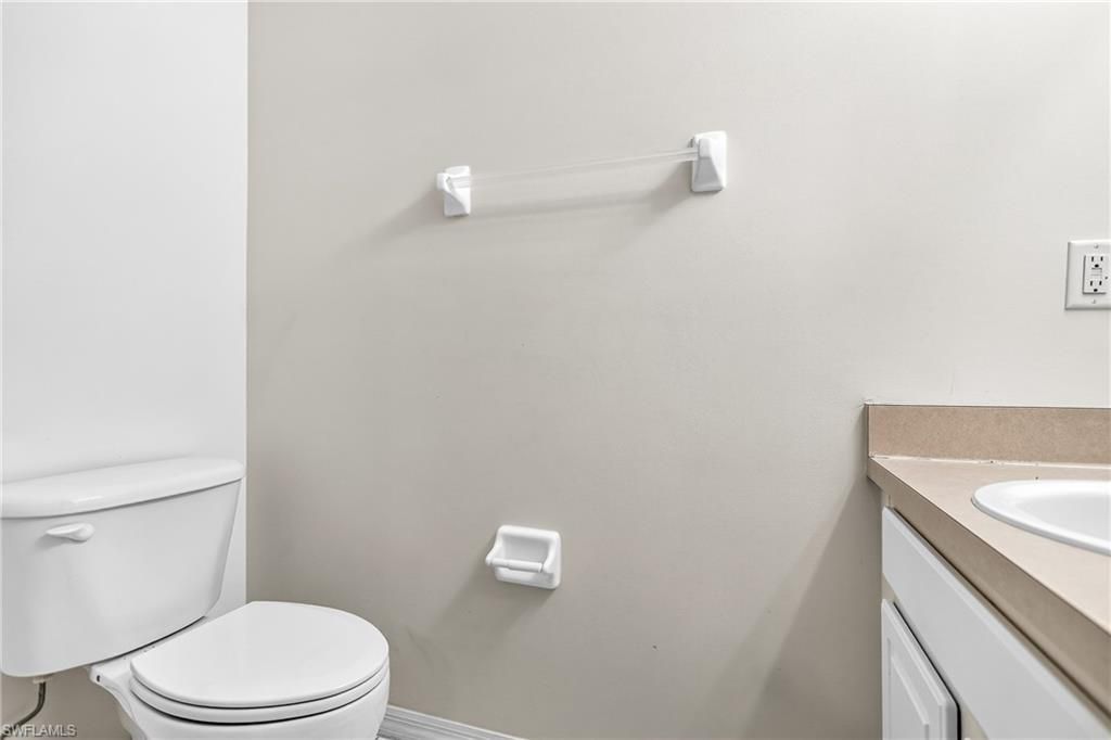 8073 Pacific Beach Dr, Fort Myers, FL 33966 Photo
