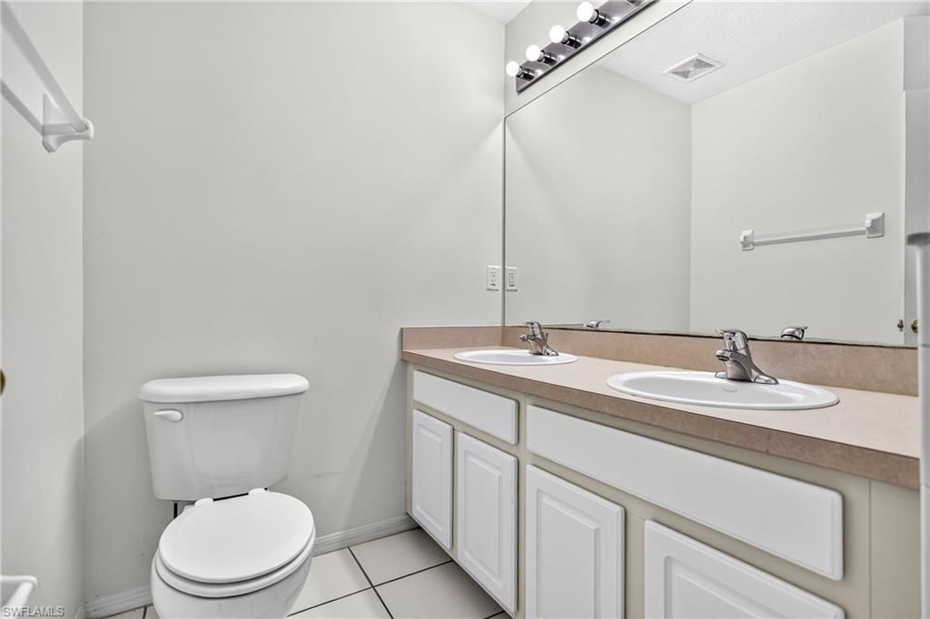 8073 Pacific Beach Dr, Fort Myers, FL 33966 Photo