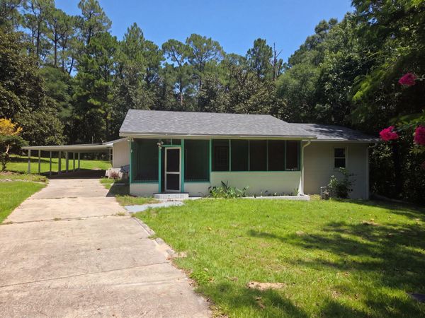 97 Walnut Avenue, DeFuniak Springs, FL 32435